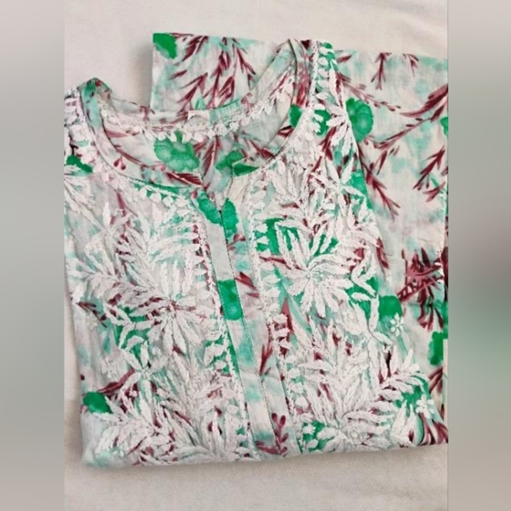 Women’s Floral Embroidered Tunic - Green White
